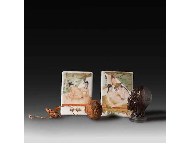 A various and interesting collection of chinese phallic items h 10 - w 7,5 cm (the porcelain) - afbeelding 2 van  9