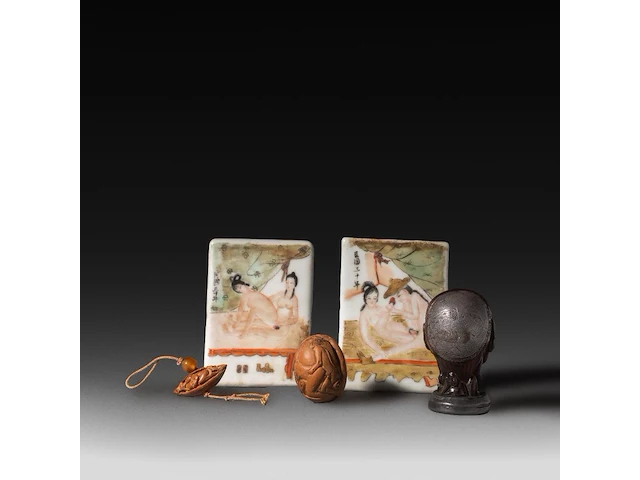 A various and interesting collection of chinese phallic items h 10 - w 7,5 cm (the porcelain) - afbeelding 3 van  9