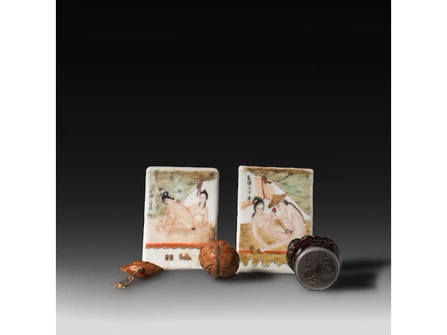 A various and interesting collection of chinese phallic items h 10 - w 7,5 cm (the porcelain) - afbeelding 5 van  9