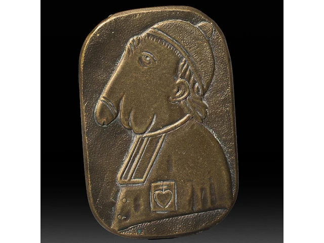 A various collection of brass phallus-themed items, ca. 1900, h 9 cm (the plaque) - afbeelding 3 van  5