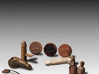 A various collection of phallic-themed folk dolls, h 25 cm (tallest) - afbeelding 4 van  5