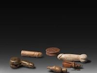 A various collection of phallic-themed folk dolls, h 25 cm (tallest) - afbeelding 5 van  5