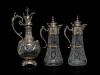 A various collection of silver mounted carafes, a decanter and a bonbonnière, h 9 - 37 cm - afbeelding 5 van  10