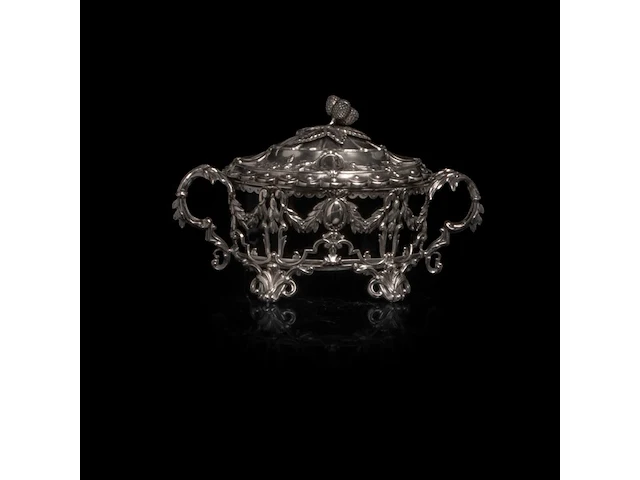 A various collection of silver tableware, h 3 - 32 cm, total weight: 3624 g - afbeelding 4 van  22