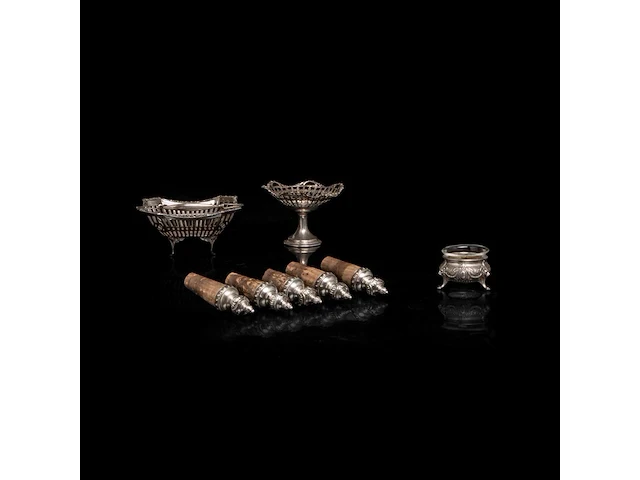 A various collection of silver tableware, h 3 - 32 cm, total weight: 3624 g - afbeelding 14 van  22
