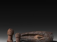 A various collection of south american traditional tribal phallic and other fertility items, l 27 cm (tallest) - afbeelding 5 van  5