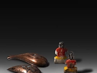 A various collection of traditional indian ceremonial items, symbolising yoni and lingam, h 64,5 cm (tallest) - afbeelding 8 van  8