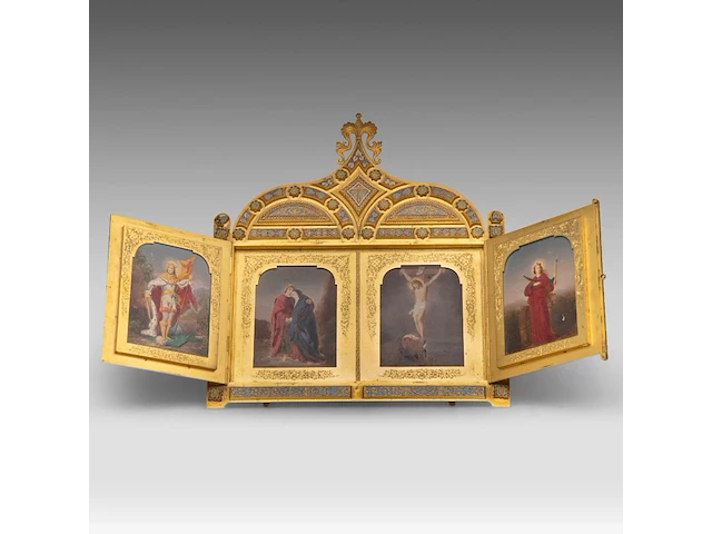 A very fine gothic revival gilt bronze and enamel triptych, with hand-painted porcelain plaques, late 19thc 31 cm. (12.19 in.) - afbeelding 1 van  12