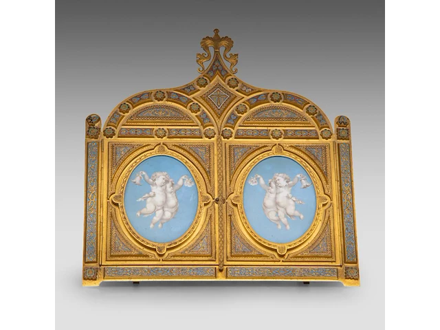 A very fine gothic revival gilt bronze and enamel triptych, with hand-painted porcelain plaques, late 19thc 31 cm. (12.19 in.) - afbeelding 6 van  12