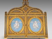 A very fine gothic revival gilt bronze and enamel triptych, with hand-painted porcelain plaques, late 19thc 31 cm. (12.19 in.) - afbeelding 6 van  12