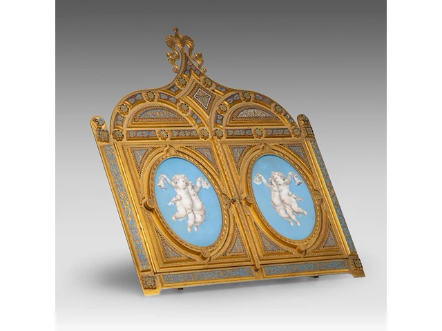 A very fine gothic revival gilt bronze and enamel triptych, with hand-painted porcelain plaques, late 19thc 31 cm. (12.19 in.) - afbeelding 7 van  12