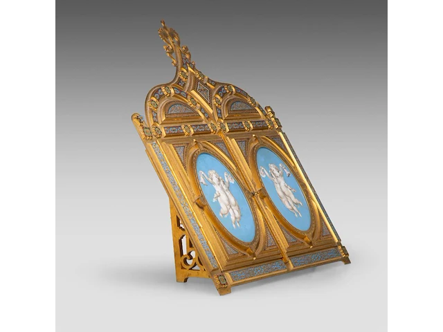 A very fine gothic revival gilt bronze and enamel triptych, with hand-painted porcelain plaques, late 19thc 31 cm. (12.19 in.) - afbeelding 8 van  12