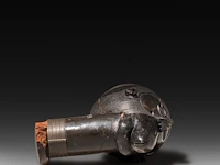 A very rare black clay yaka pipe, decorated with a man's head with a phallus-shaped beard, d.r. congo 6 cm. (2.35 in.) - afbeelding 5 van  5