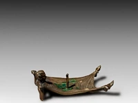 A vienna bronze candlestick of a satyr using his penis as a candleholder, ca. 1900, w 16,5 cm - afbeelding 2 van  4