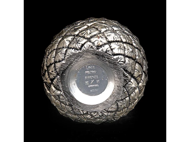 A vintage '60s silver-plated pineapple cooler by mauro manetti for lega peltro, firenze 25.5 cm. (10.03 in.) - afbeelding 6 van  7