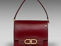 A vintage burgundy red delvaux handbag 21 x 25 x 10.5 cm. (8.26 x 9.83 x 4.12 in.)