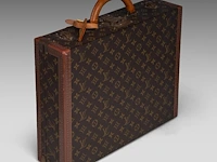 A vintage louis vuitton monogram canvas president briefcase 35 x 44.5 x 11 cm. (13.77 x 17.51 x 4.33 in.)