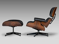 A vintage lounge chair with an ottoman by charles & ray eames for herman miller, '70s edition - afbeelding 13 van  17