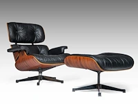 A vintage lounge chair with an ottoman by charles & ray eames for vitra, late '80s edition - afbeelding 5 van  14
