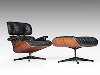 A vintage lounge chair with an ottoman by charles & ray eames for vitra, late '80s edition - afbeelding 6 van  14