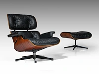 A vintage lounge chair with an ottoman by charles & ray eames for vitra, late '80s edition - afbeelding 8 van  14