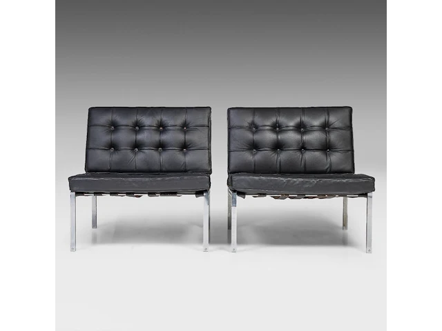 A vintage pair of kt221 black leather lounge chairs by kurt thut for teo jakob 67 x 70 x 75 cm. (26.37 x 27.55 x 29.53 in.) - afbeelding 9 van  14