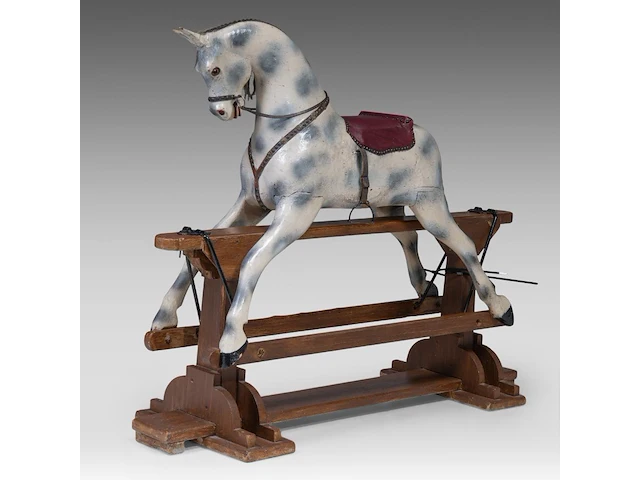 A vintage polychrome wooden carousel horse, h 115 - w 140 cm - afbeelding 1 van  8