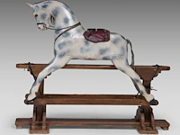 A vintage polychrome wooden carousel horse, h 115 - w 140 cm - afbeelding 5 van  8