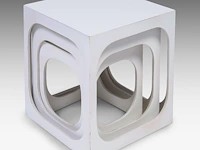 A vintage set of space-age design white lacquered nest tables, '60s, h 40 - w 37 - d 37 cm (tallest) - afbeelding 4 van  7