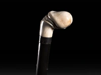 A walking stick with an ivory handle of a phallus, on the silver ring the inscription 'souvenir 1833-1893', french, 19thc, total h 90 cm - ivory h 5,5 cm - ivory w 6 cm - total weight 360g (+) - afbeelding 2 van  6
