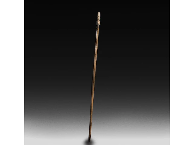 A walking stick with ivory handle depicting a soldier's bust wearing an oversized helmet in the shape of a phallus, german, 19thc, total h 95 cm - ivory h 10 cm - ivory w 2,8 cm - total weight 177g (+) - afbeelding 5 van  5