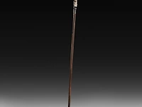 A walking stick with ivory handle of an african man masturbating with an extendible penis, english, ca. 1900, total h 94 cm - ivory h 11,5 cm - ivory w 3 cm - total weight 303g (+) - afbeelding 5 van  5