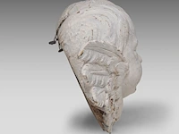 A white painted carved walnut fragment of two angels, 17thc 20 x 52 cm. (7.87 x 20.46 in.) - afbeelding 5 van  6