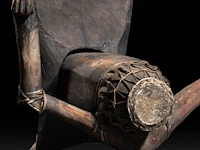 A wooden anthropomorphic chair with phallic-shaped drum, kalanguya (ifugao), philippines 103 x 62 cm. (40.54 x 24.41 in.) - afbeelding 5 van  5