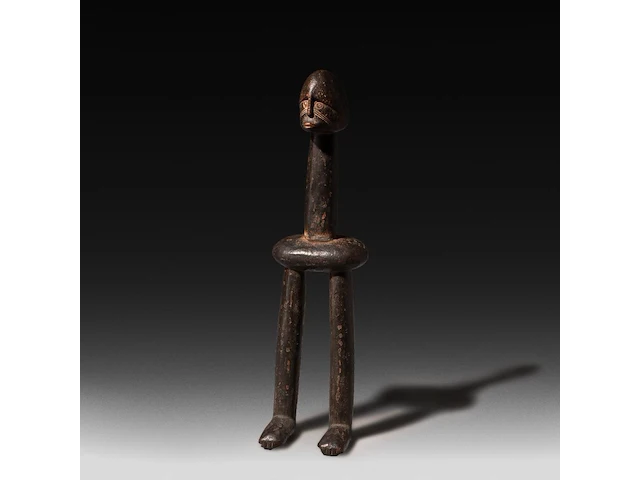A wooden lobi fertility doll, burkina faso, h 39 cm - afbeelding 1 van  5