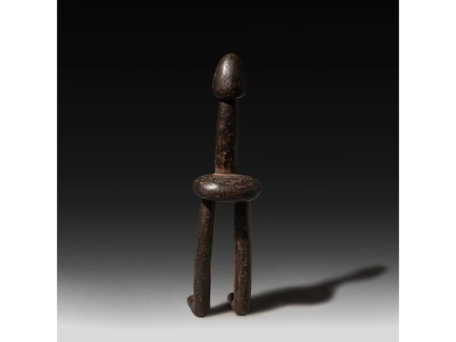 A wooden lobi fertility doll, burkina faso, h 39 cm - afbeelding 2 van  5