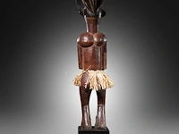 A wooden yaka sculpture, democratic republic of the congo, late 19th/ early 20thc (+) height: 55 cm. (21.64 in.), incl. stand: 63 cm. (24.80 in.) - afbeelding 4 van  10
