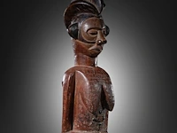 A wooden yaka sculpture, democratic republic of the congo, late 19th/ early 20thc (+) height: 55 cm. (21.64 in.), incl. stand: 63 cm. (24.80 in.) - afbeelding 9 van  10