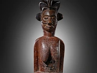 A wooden yaka sculpture, democratic republic of the congo, late 19th/ early 20thc (+) height: 55 cm. (21.64 in.), incl. stand: 63 cm. (24.80 in.) - afbeelding 10 van  10