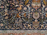 A woollen oriental persian rug decorated with various animals 380 x 301 cm. (149.61 x 118 1/2 in.) - afbeelding 7 van  10