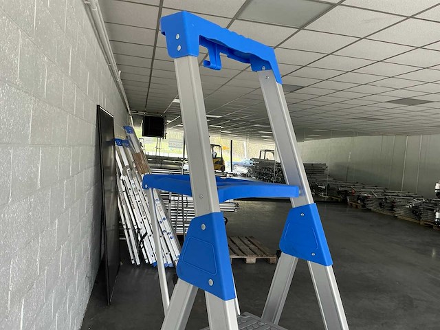 A015-105 trapladder - afbeelding 6 van  9