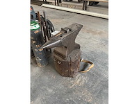 Aambeeld - afbeelding 1 van  7