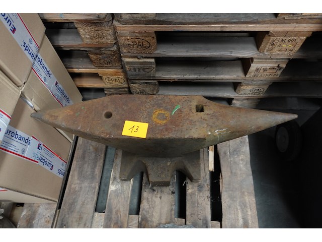 Aambeeld - afbeelding 3 van  5