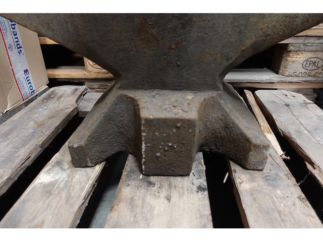 Aambeeld - afbeelding 4 van  5