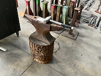 Aambeeld - afbeelding 2 van  4