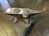 Aambeeld - afbeelding 4 van  4