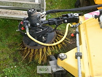 Aanbouwveegmachine yellow bull - afbeelding 7 van  10