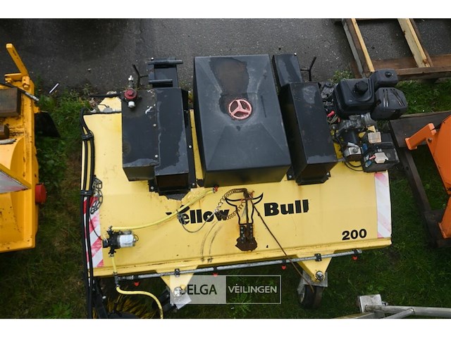 Aanbouwveegmachine yellow bull - afbeelding 8 van  10
