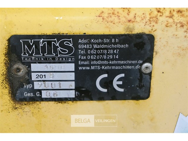 Aanbouwveegmachine yellow bull - afbeelding 9 van  10