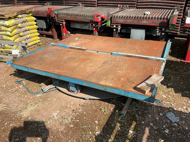 Aangedreven draaitafel - afbeelding 1 van  6